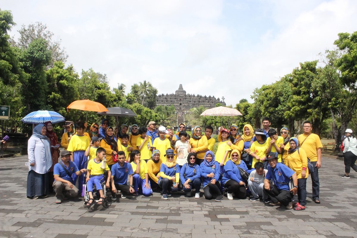 Foto Bersama di Candi Borobudur